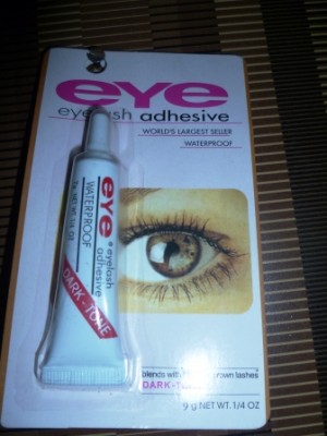 Eye Adhesive